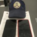 Dois celulares e boné da Guarda Municipal. #pratodosverem