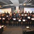 guardas mostram certificados #paratodosverem