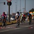 Avenida Perimetral recebe festival com 150 ciclistas