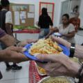 Natal chega mais cedo em abrigo para pessoas em situação de rua em Santos