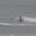 surfista sobre onda. #paratodosverem