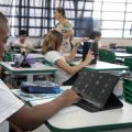 Tablets e lousas digitais para toda a rede municipal são novidades na volta às aulas em Santos