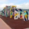 parkour com piso de borracha na orla da praia #paratodosverem