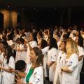 alunos do programa de jaleco no auditório #paratodosverem 