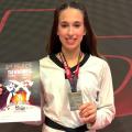 Larissa Rossi e a medalha na Albânia. #Paratodosverem