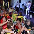 Baile reúne 950 foliões idosos para festa da solidariedade