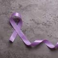 fita lilás em alusão ao março lilás de prevenção ao câncer de colo de útero. #paratodosverem