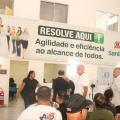 pessoas aguardando atendimento no resolve aqui #paratodosverem 