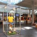 Imagem do interior do Museu Pelé. #Paratodosverem