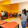 professores falam com alunos em círculo #paratodosverem