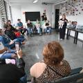 pessoas sentas em palestra #paratodosverem