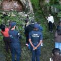 pessoas acompanhando a visita #paratodosverem