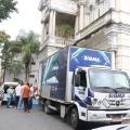 caminhão parado na porta do fundo #paratodosverem
