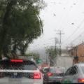 vidro de carro molhado pela chuva #paratodosverem 