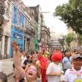 Bandas comandam a folia no primeiro dia do Carnacentro, em Santos