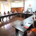 pessoas sentadas na reunião #paratodosverem 