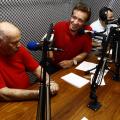 Vila Criativa Sênior realiza oficina prática de rádio em Santos