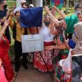 ciganos descerram placa de inauguração #paratodosverem