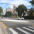 Cruzamento em Santos ganha minirrotatória para segurança de motoristas e pedestres