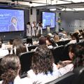 estudantes fazem apresentação #paratodosverem