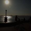 foto mostra sol relfletindo no mar #paratodosverem
