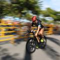 Festival em Santos incentiva prática de triatlo entre mulheres