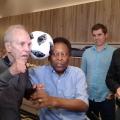 Rei do Futebol recebe Eder Jofre no Museu Pelé