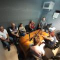 Oficina da Rádio 60.0 resgata memória de ouvintes em Vila Criativa de Santos
