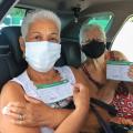 Vacinação recomeça em Santos com tranquilidade e demonstrações de alívio