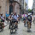 Passeio ciclístico ao Centro Histórico celebra Associação Comercial e Bike Santos