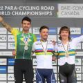 atletas com medalhas #paratodosverem
