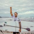 Surfista santista Leco Salazar vence campeonato mundial na Espanha