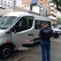 Dois veículos são multados por desrespeito à lei do turismo de um dia em Santos
