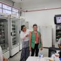 servidora é vacinada no braço #paratodosverem