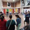 pessoas em atividade em círculo #paratodosverem