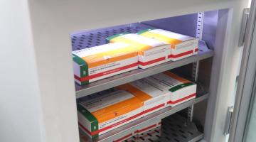 vacinas guardadas em geladeira #paratodosverem 