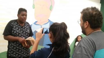 Estudantes de Santos produzem reportagens em oficina com jornalista  