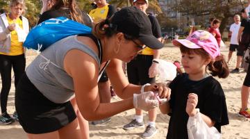 Ação misturou mutirão para recolher lixo com exercícios físicos #pracegover