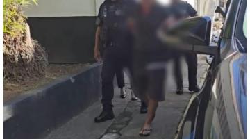 homem é conduzido à delegacia por guarda municipal. #paratodosverem