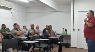 Palestra orienta funcionários de empresa em Santos sobre segurança no trânsito