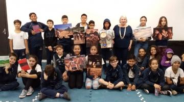 Alunos de escola de Santos aprendem sobre cultura indígena