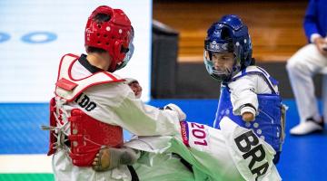 Representando Santos, campeão paralímpico Nathan Torquato é ouro em Pan de Taekwondo