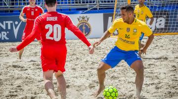 Brasil é campeão do Desafio Internacional de Beach Soccer na praia do Gonzaga