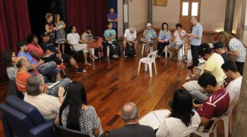 Conferência debate políticas culturais e liberdade artística em Santos