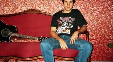 Dany Romano faz show para campanha de Páscoa nesta quinta-feira