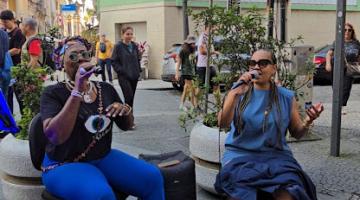 cantoras se apresentam em bulevar #paratodosverem 