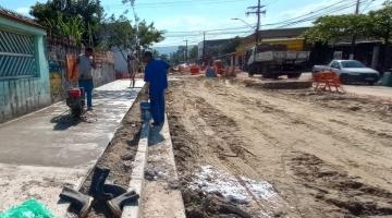 Começa a construção das novas calçadas da Álvaro Guimarães, na Zona Noroeste de Santos
