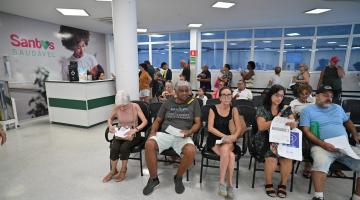 pessoas esperando atendimento no resolve aqui #paratodosverem