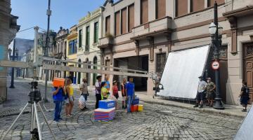 Rua do Comércio com produtores e equipamentos para as gravações. #pratodosverem