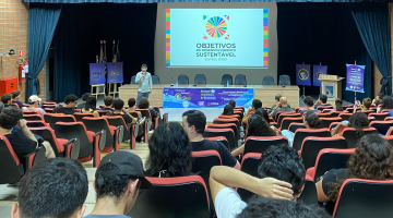 alunos da Unesp assistem apalestra sobre ODS